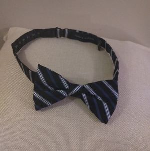 🔴3/$10🔴Tommy Hilfiger Bow-Tie Blue/black/white stripes
